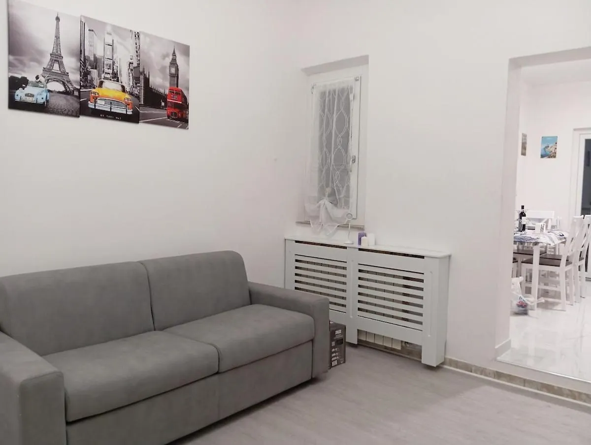 Apartment Casa Allegria Vicino A Tutto Viareggio Italy
