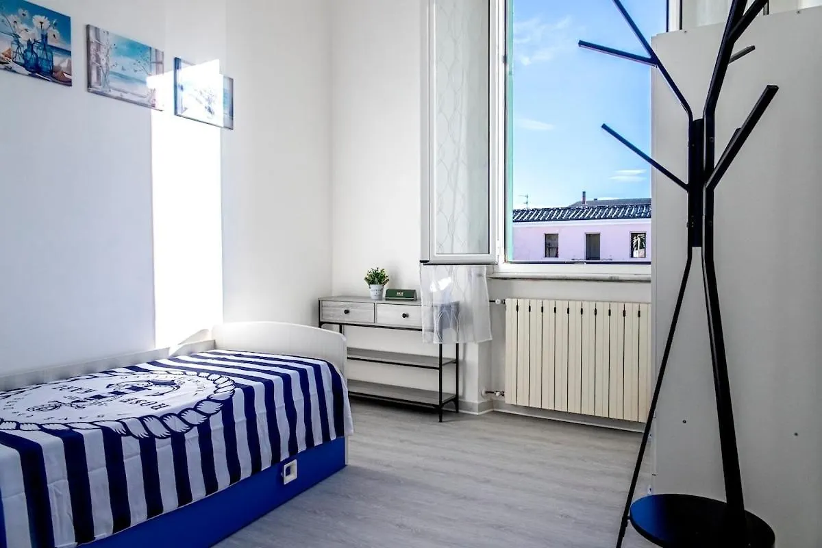 Casa Allegria Vicino A Tutto Viareggio 0*,