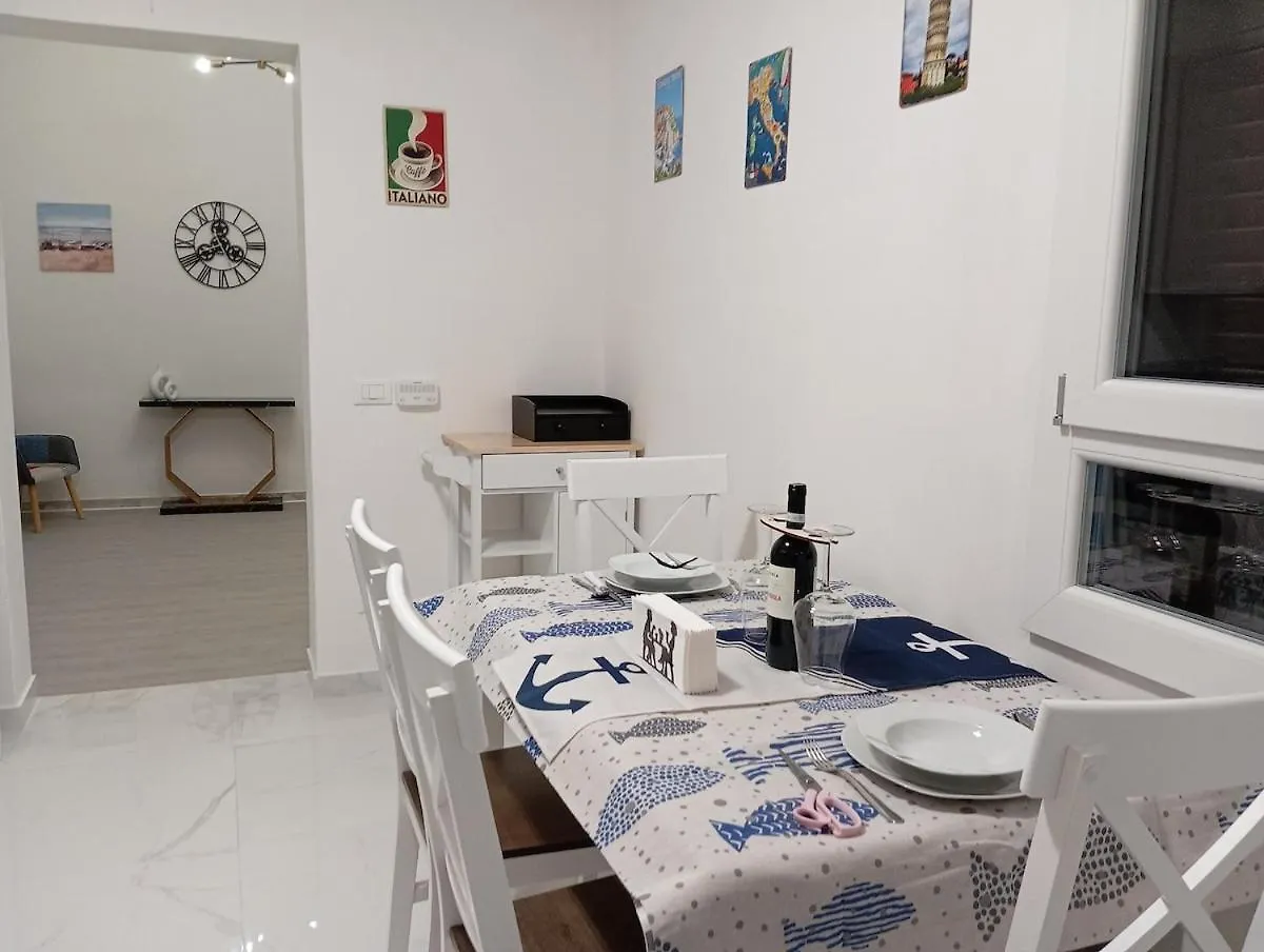 Apartment Casa Allegria Vicino A Tutto Viareggio Italy